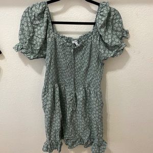 Im selling this because I don’t wear it anymore.